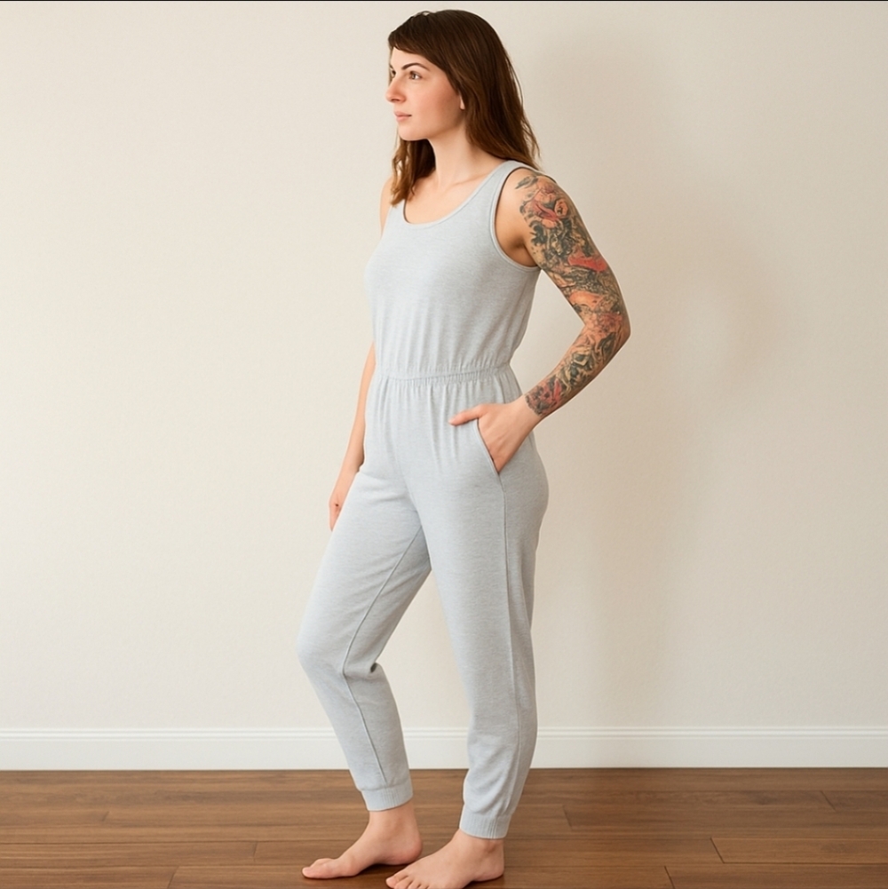 Danskin Women’s Grey Sleeveless Jumpsuit Drawstring Waist Sz M Pockets